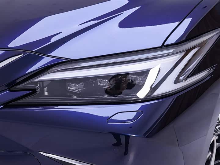 Фото 4 - Lexus ES