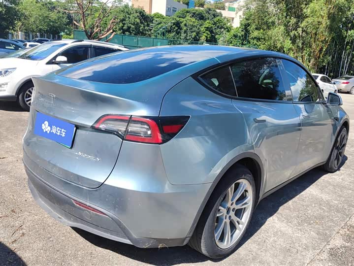 Фото 3 - Tesla Model Y