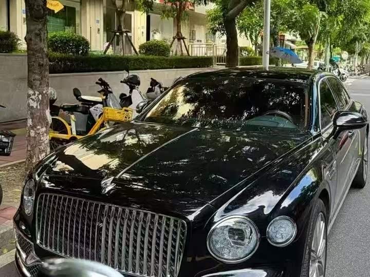 Фото 2 - Bentley Flying Spur