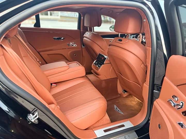 Фото 6 - Bentley Flying Spur