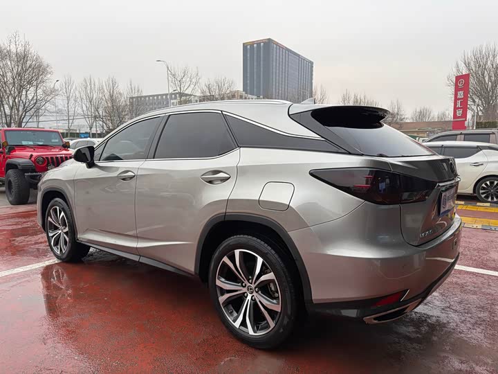 Фото 4 - Lexus RX