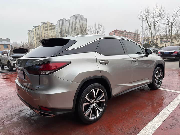 Фото 6 - Lexus RX