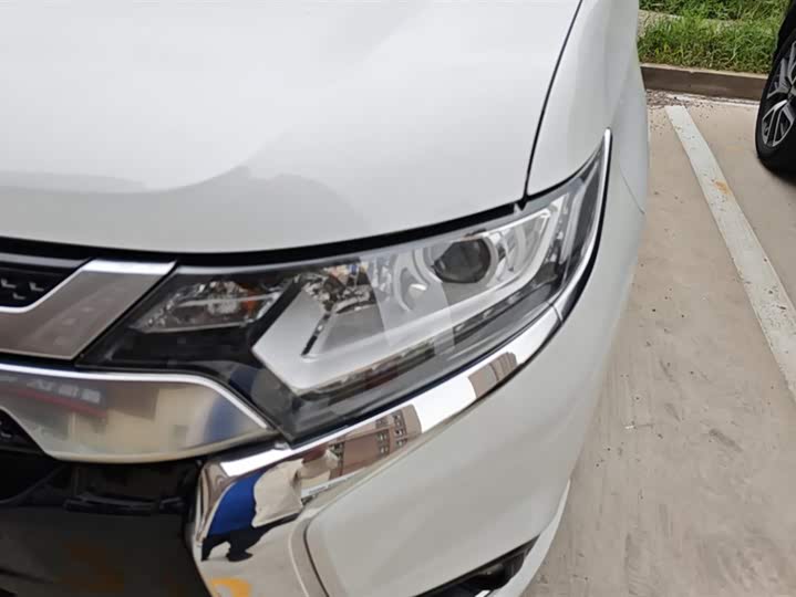 Фото 5 - Mitsubishi Outlander