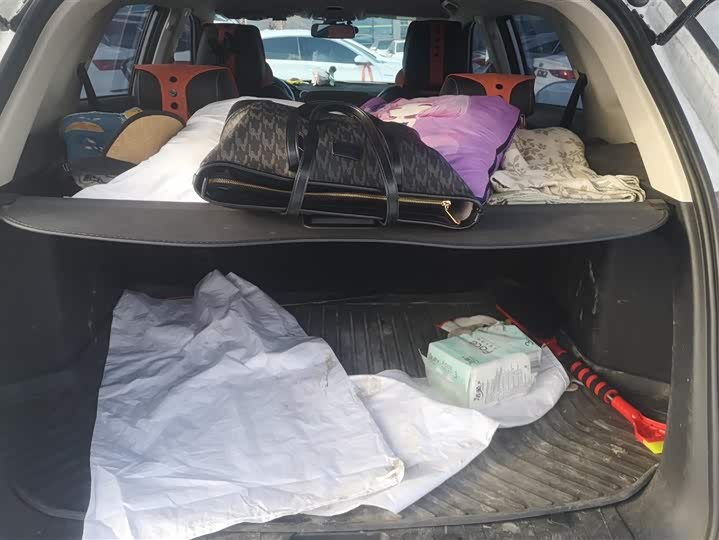 Фото 4 - Geely Atlas