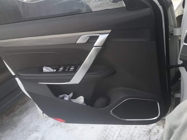 Фото 7 - Geely Atlas