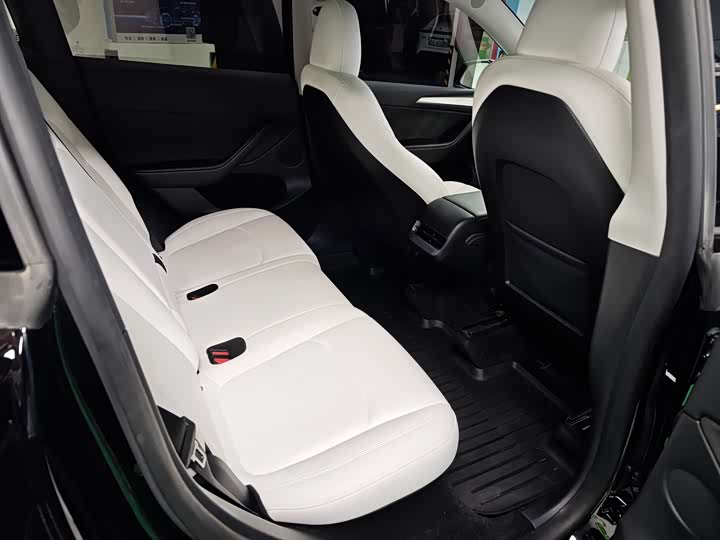 Фото 2 - Tesla Model Y