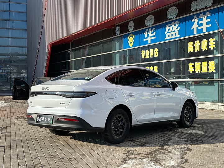 Фото 9 - BYD Seal 05 DM-i Hybrid