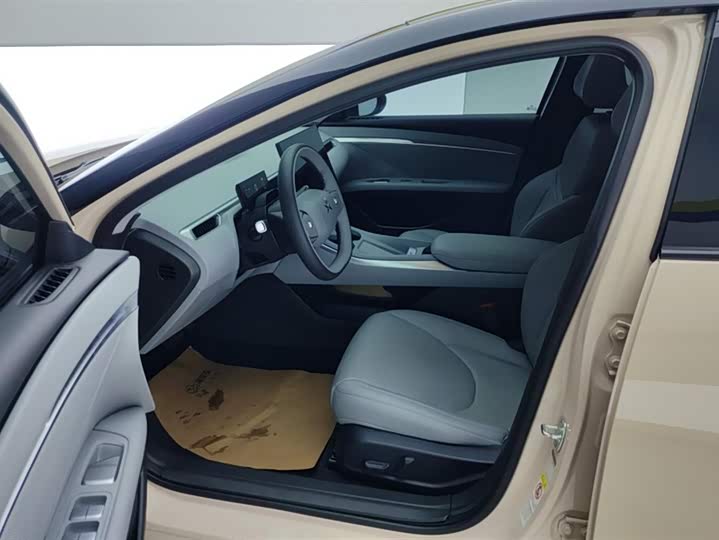 Фото 9 - XPeng Mona M03