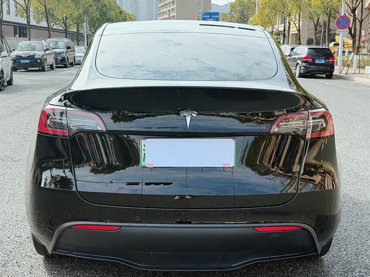 Фото 6 - Tesla Model Y