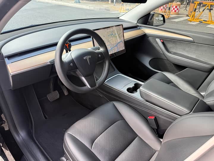 Фото 8 - Tesla Model Y