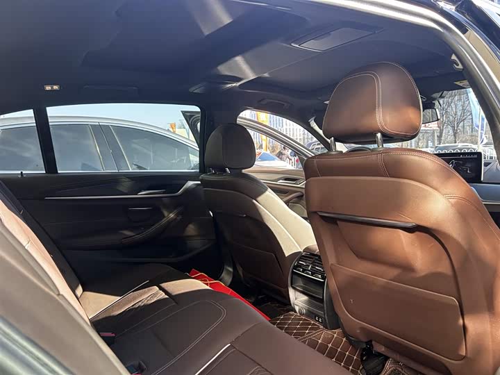 Фото 9 - BMW 5 Series