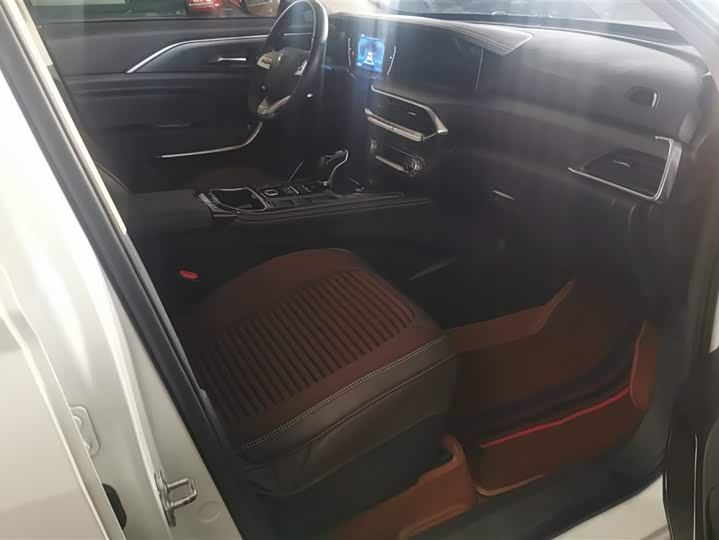 Фото 8 - Bestune T77