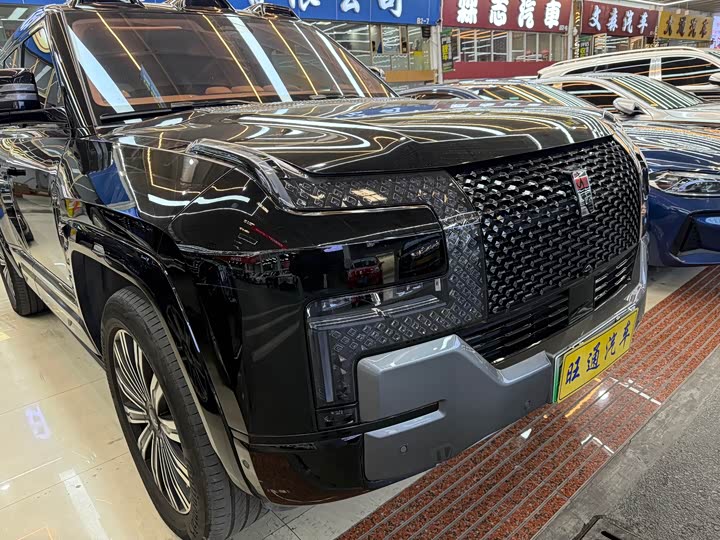 Фото 3 - BYD Yangwang U8