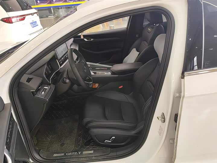 Photo 9 - Geely Preface