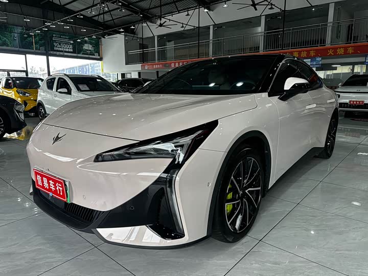 Фото 1 - BAIC Arcfox Alpha S5