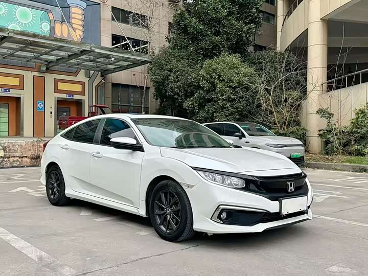 Фото 3 - Honda Civic
