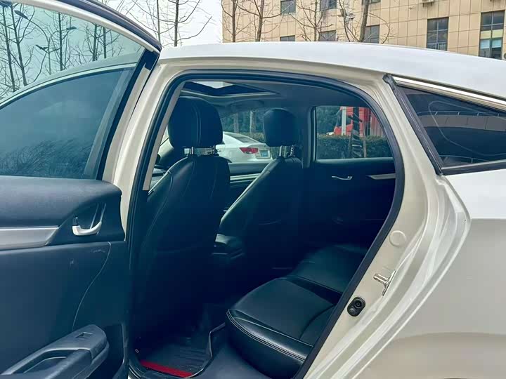 Фото 6 - Honda Civic