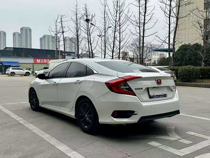 Фото 7 - Honda Civic