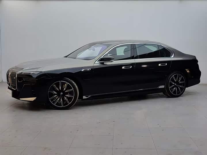 Фото 1 - BMW 7 Series Hybrid