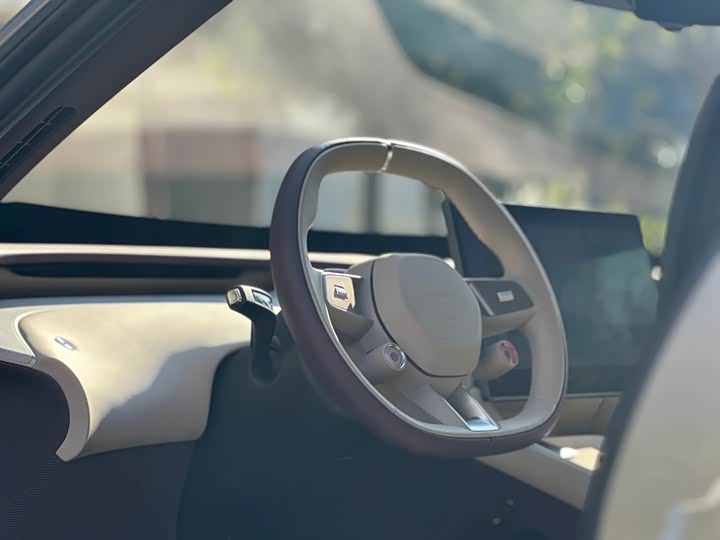 Фото 8 - Xiaomi YU7