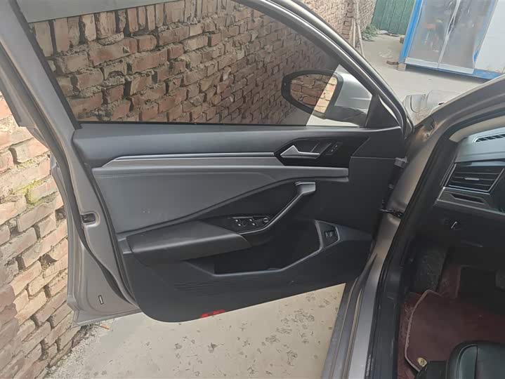 Фото 7 - Volkswagen Sagitar L