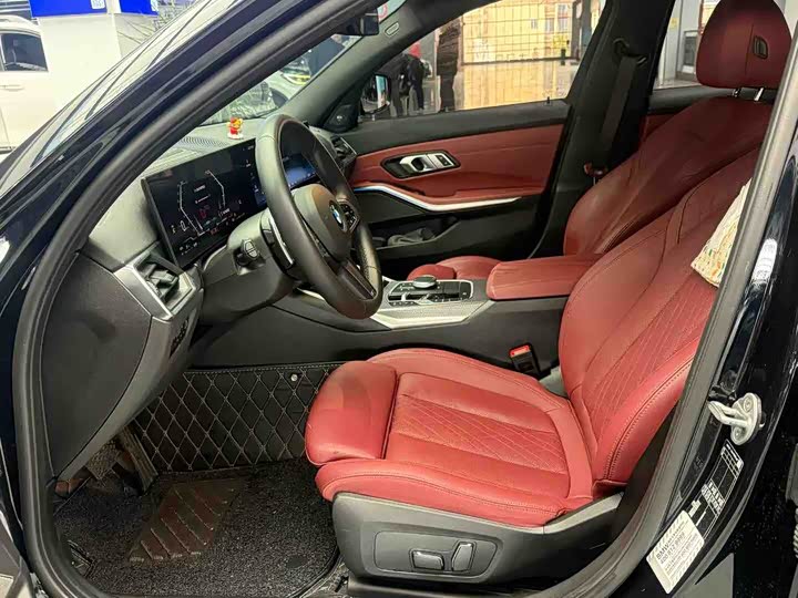 Photo 3 - BMW 3 Series