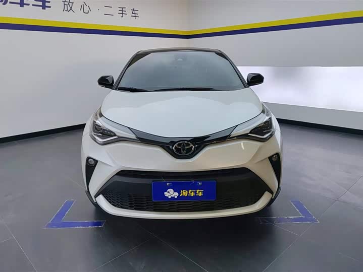 Фото 2 - Toyota C-HR