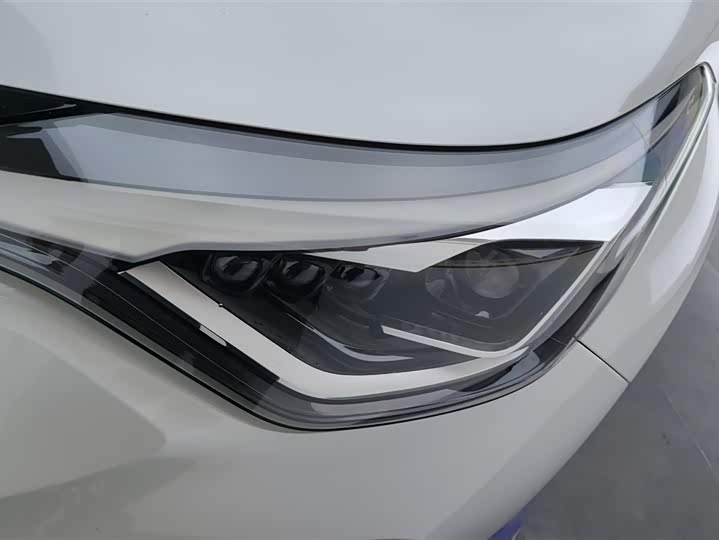 Фото 5 - Toyota C-HR