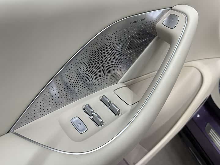 Фото 5 - Luxeed R7