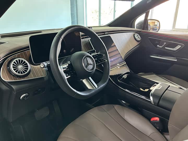 Фото 7 - Mercedes-Benz EQE SUV