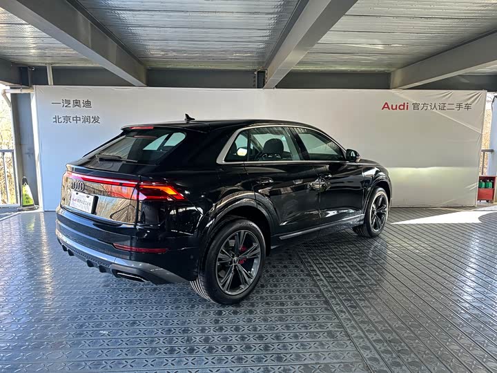 Фото 5 - Audi Q8