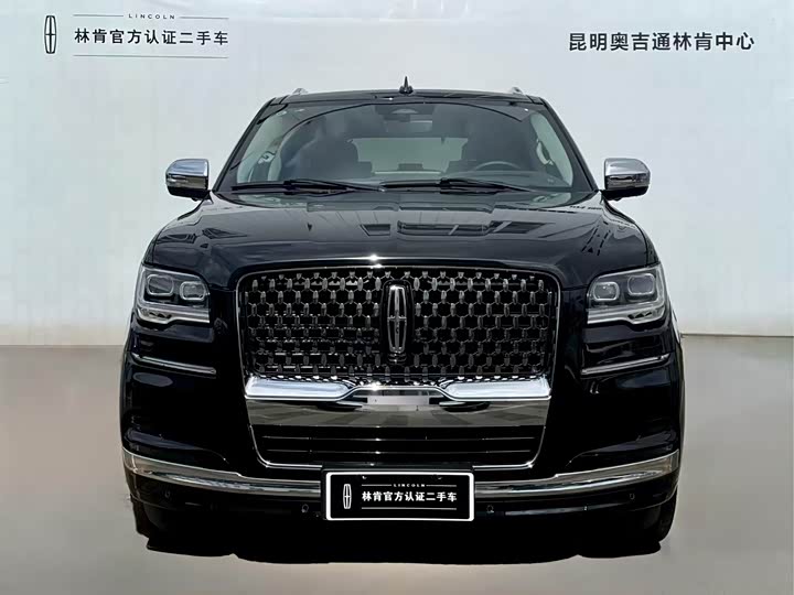 Фото 2 - Lincoln Navigator