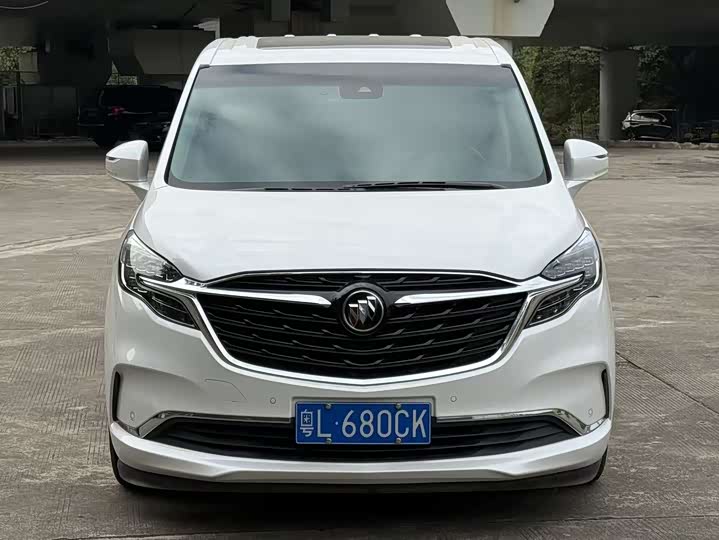 Фото 2 - Buick GL8 ES