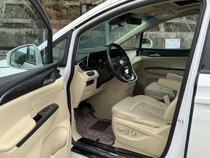 Фото 7 - Buick GL8 ES