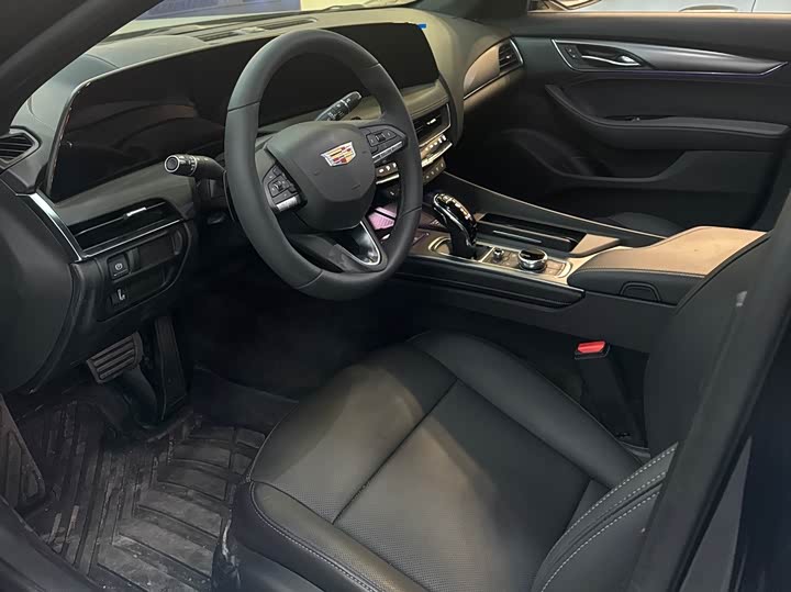 Фото 9 - Cadillac CT5