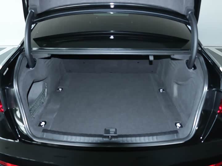 Фото 6 - Audi A6L