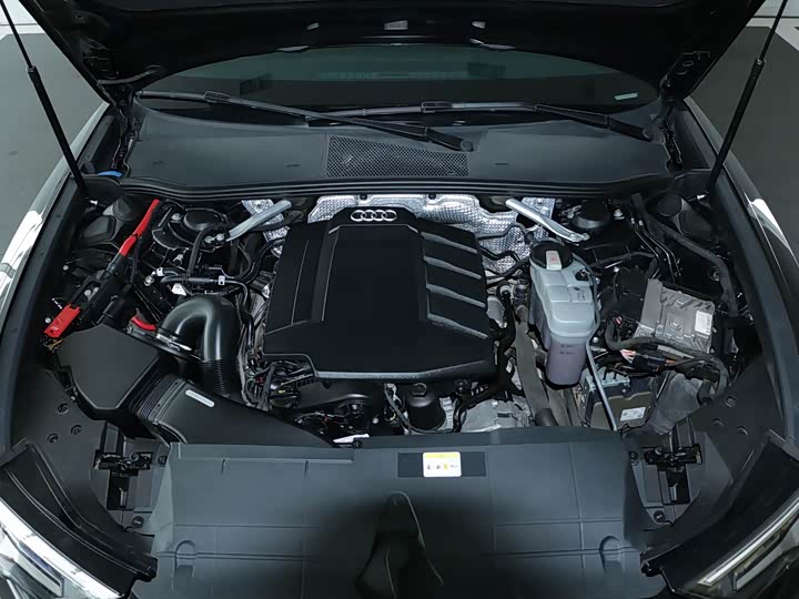 Фото 9 - Audi A6L