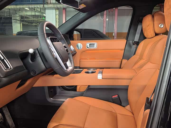 Photo 2 - LiXiang L6