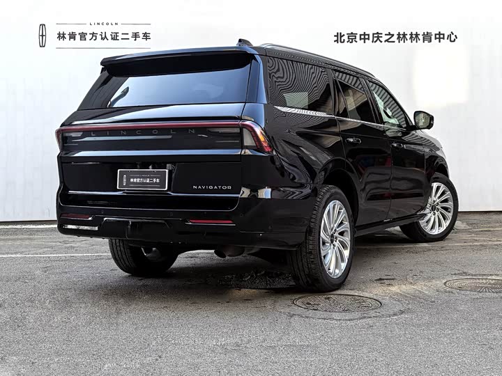 Фото 4 - Lincoln Navigator