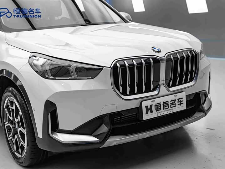 Фото 9 - BMW X1