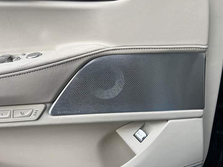 Фото 6 - BMW 7 Series