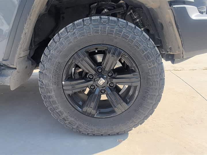 Фото 6 - Tank 300