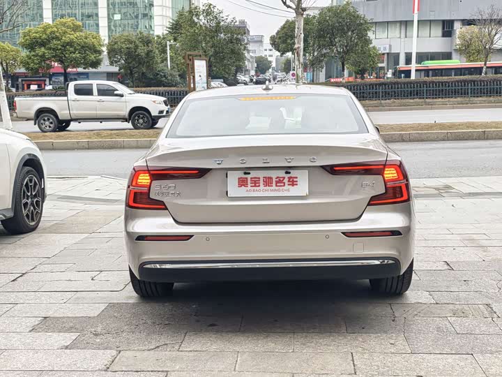 Фото 5 - Volvo S60