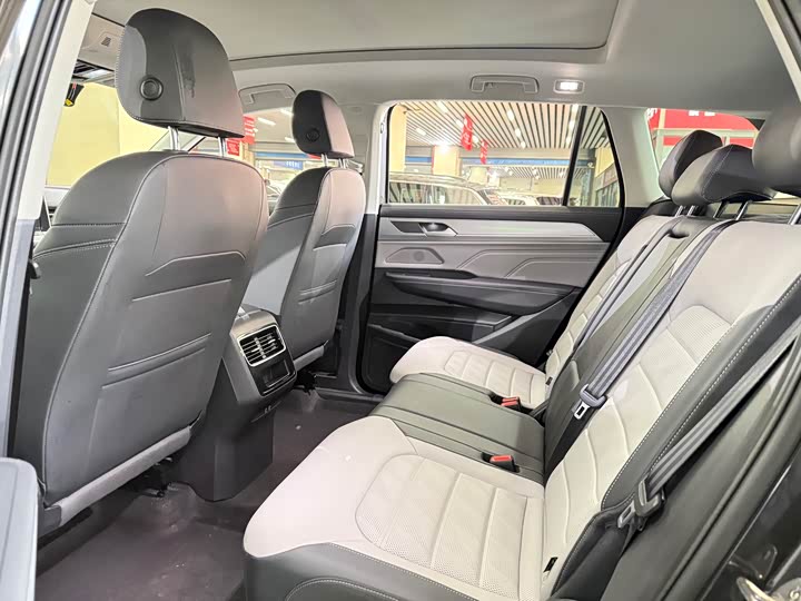 Фото 8 - Volkswagen Tavendor