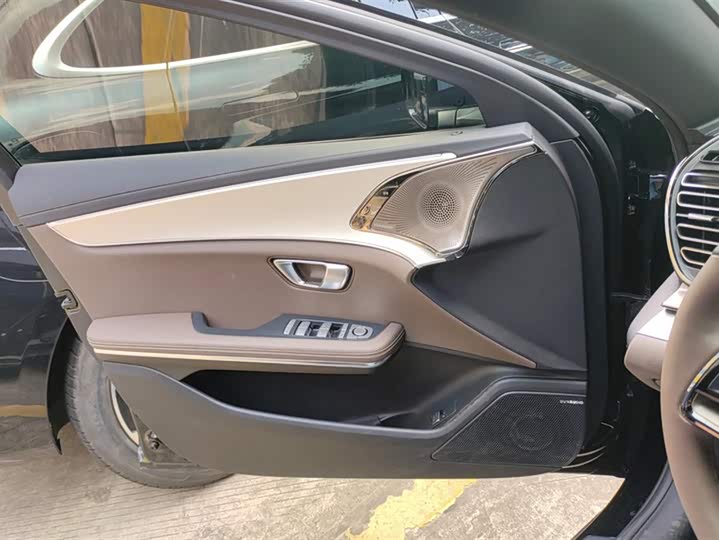 Фото 7 - BYD Han