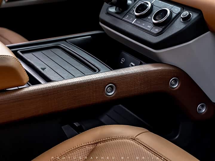 Фото 6 - Land Rover Defender