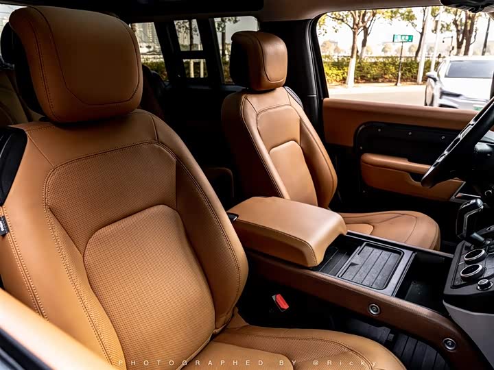 Фото 9 - Land Rover Defender