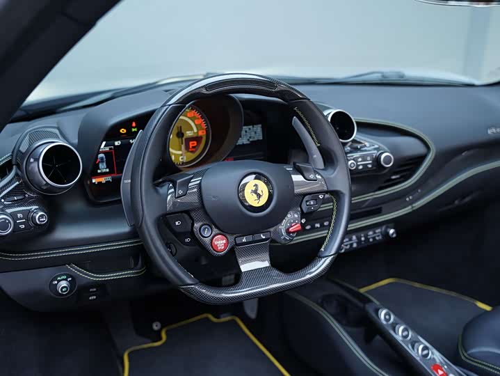 Фото 4 - Ferrari F8