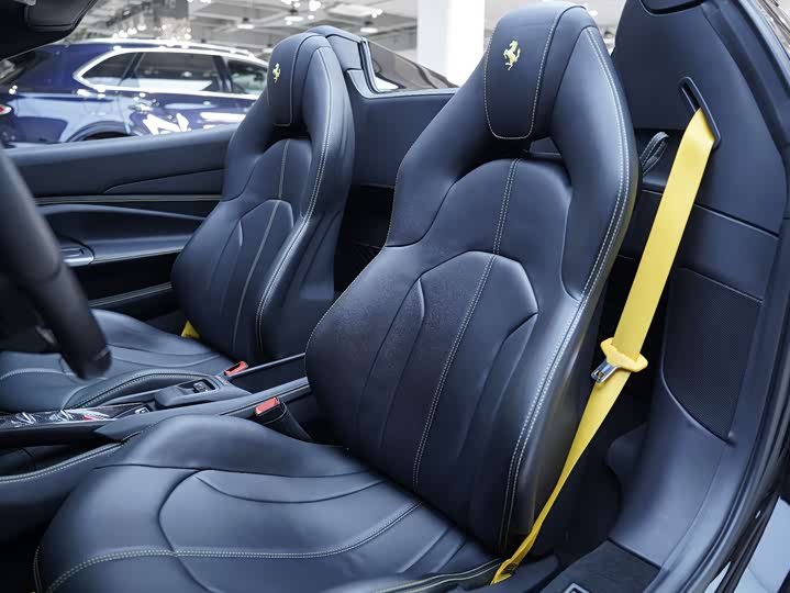 Фото 5 - Ferrari F8