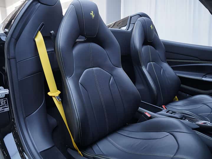 Фото 6 - Ferrari F8